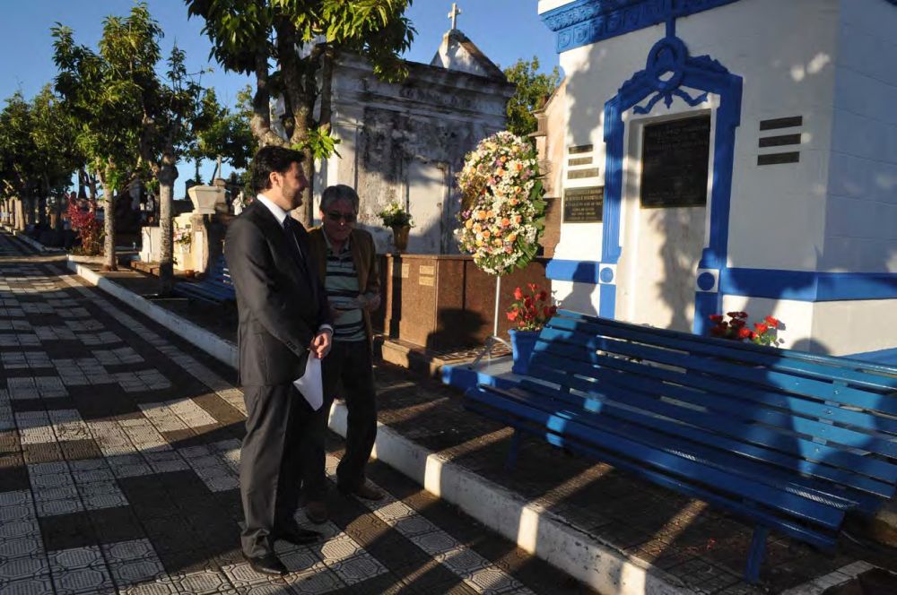 Foto - Homenagem ao Capitão José Gomes Pinheiro pelo Prefeito João Cury Neto em 14/04/2011