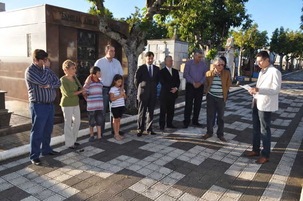 Foto - Homenagem ao Capitão José Gomes Pinheiro pelo Prefeito João Cury Neto em 14/04/2011