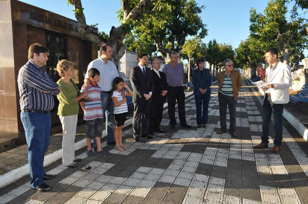 Foto - Homenagem ao Capitão José Gomes Pinheiro pelo Prefeito João Cury Neto em 14/04/2011
