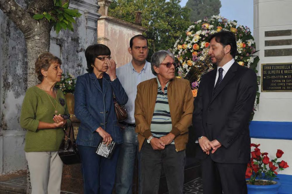 Foto - Homenagem ao Capitão José Gomes Pinheiro pelo Prefeito João Cury Neto em 14/04/2011