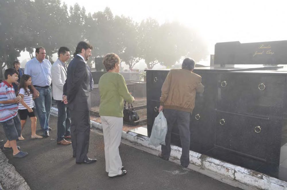 Foto - Homenagem ao Capitão José Gomes Pinheiro pelo Prefeito João Cury Neto em 14/04/2011