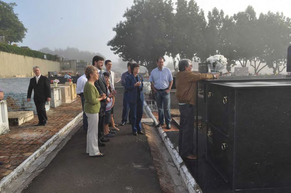 Foto - Homenagem ao Capitão José Gomes Pinheiro pelo Prefeito João Cury Neto em 14/04/2011