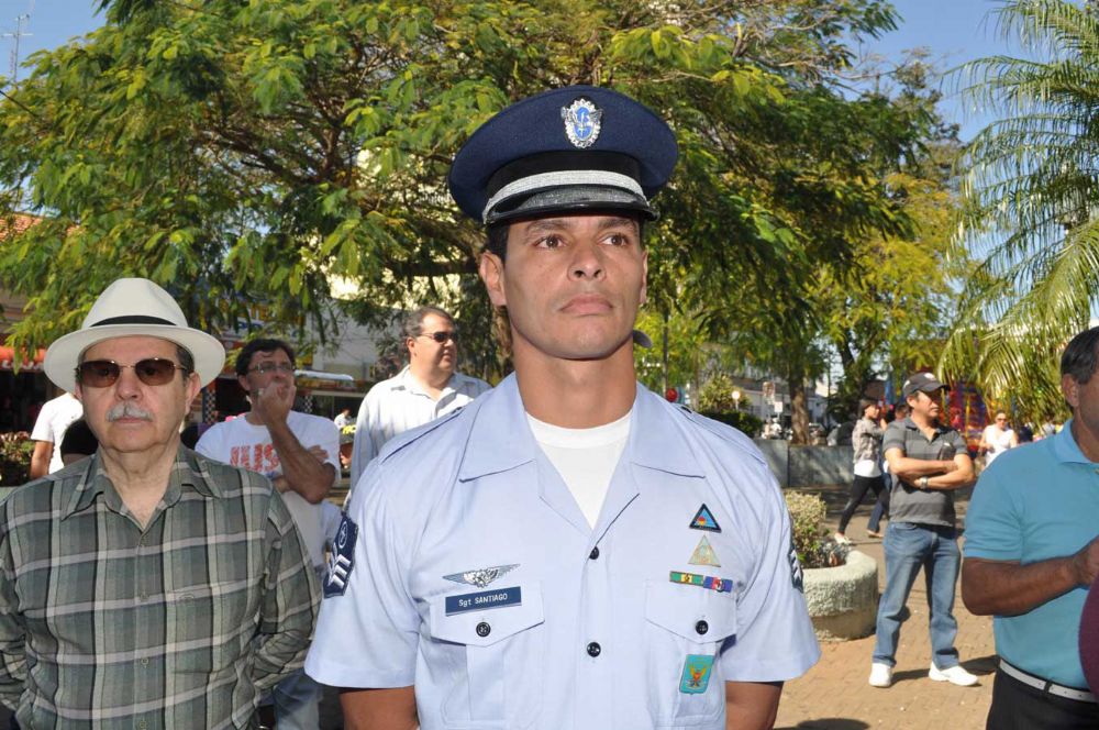Foto - Inauguração da Estátua de Anesia Pinheiro Machado em Itapetininga em 16/07/2011