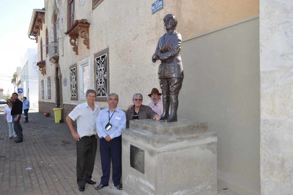 Foto - Inauguração da Estátua de Anesia Pinheiro Machado em Itapetininga em 16/07/2011