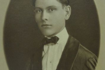 Foto - TURMA DE 1925 - FORMANDAS E FORMANDOS